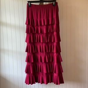 Burgundy ruffle skirt. Sz Small.